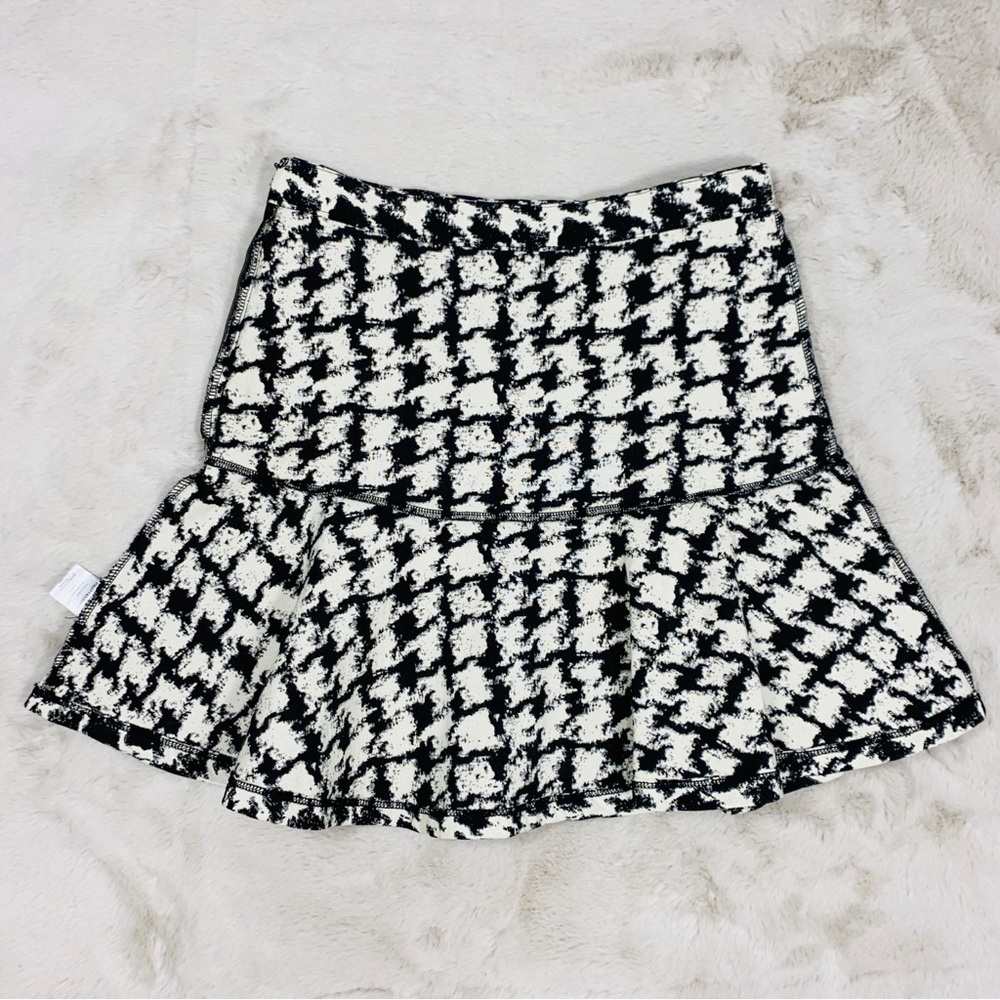 PARKER Mckenna Fit & Flare Mini Skirt sz 2 Waist 26" Black White Houndstooth - Picture 8 of 16